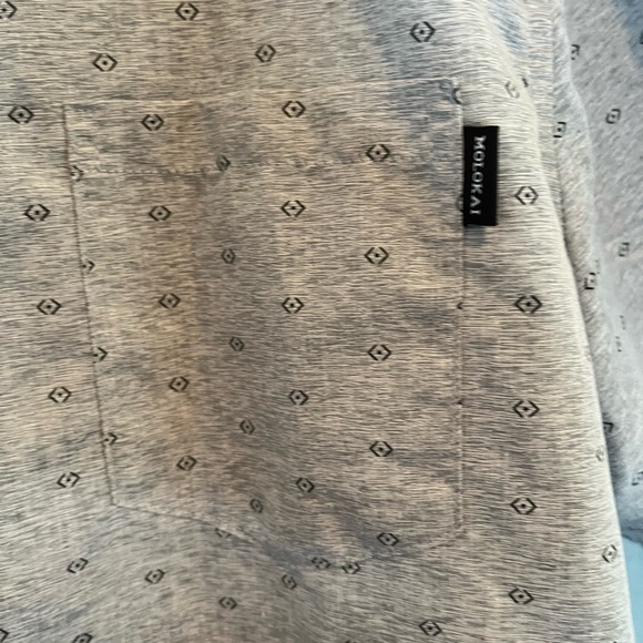 Mens Xl MOLOKAI SURF CO. Gray button up short sleeved shirt - Picture 6 of 6